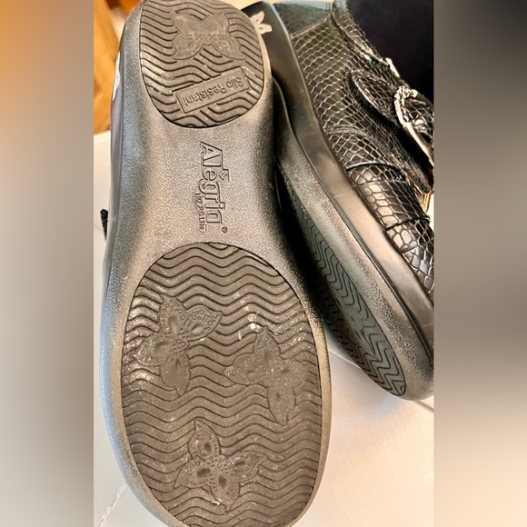 Alegria Black Textured Leather Loafers Silver Buckle Velcro Close 6.5 US 37 EUR - Picture 16 of 17